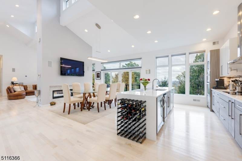 825 Johnston Dr - Photo 1
