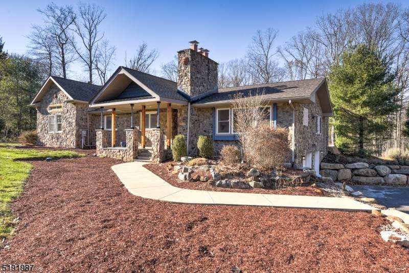 1173 Sherlin Dr - Photo 1