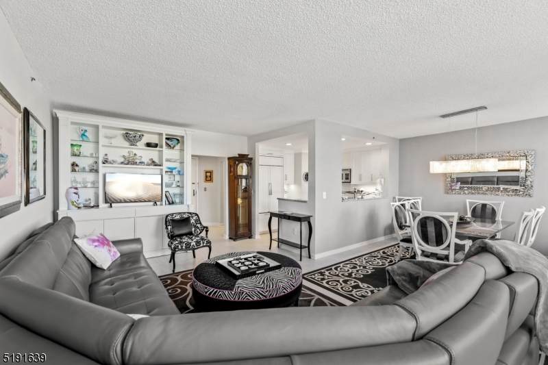 616 S Orange Ave, 8G - Photo 1