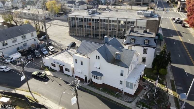 33 Essex St - Photo 1