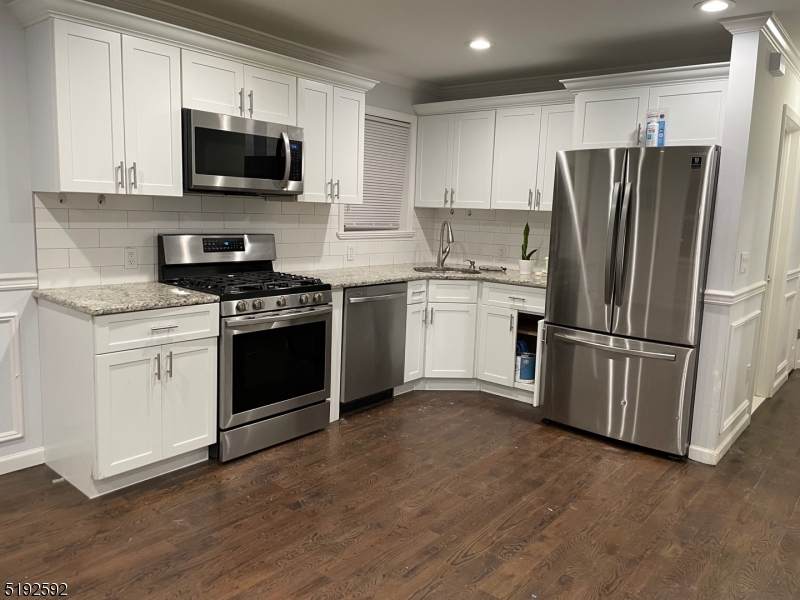 172 Baltimore Ave - Photo 1