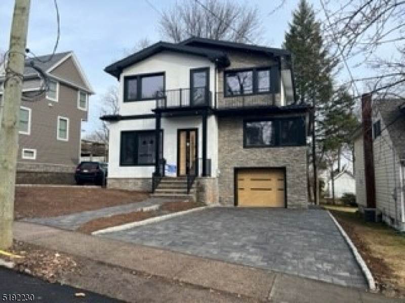 161 Henry St - Photo 1