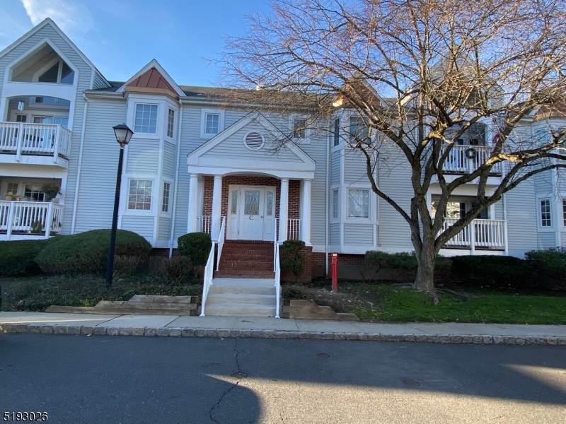 15 Leva Dr - Photo 1