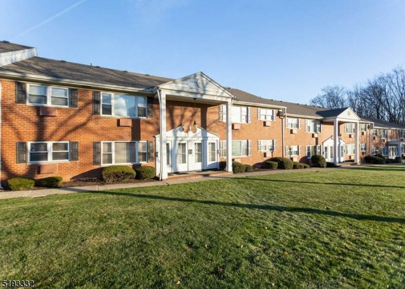 6 Lincoln Gdns - Photo 1