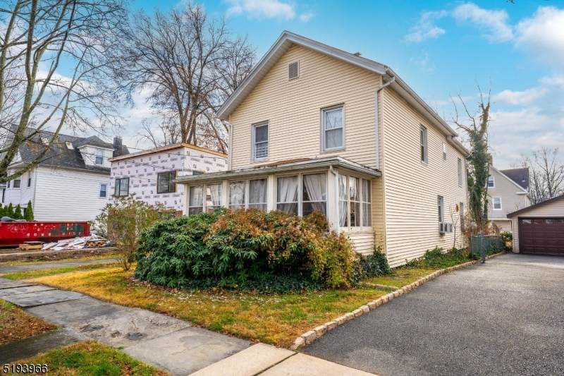 25 Riverview Ave - Photo 1