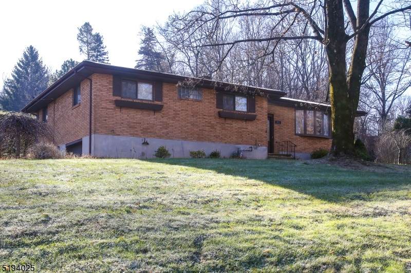 92 Rt46 - Photo 1
