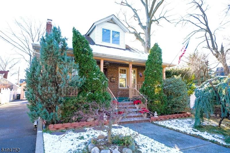 210 Bergen Ave - Photo 1