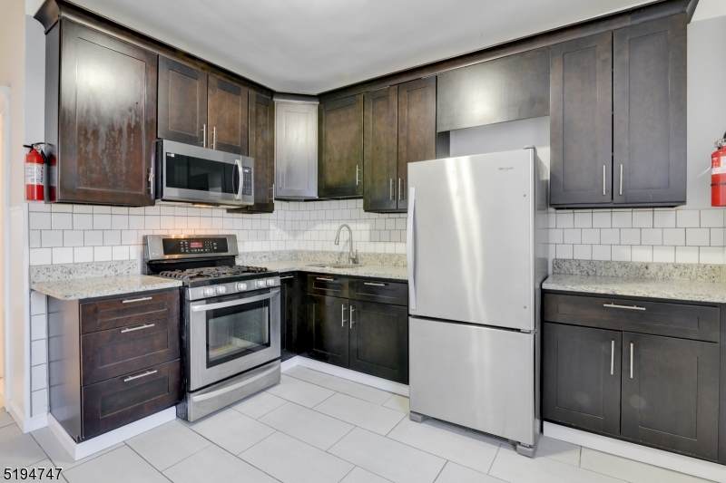 129 W 15Th St - Photo 1