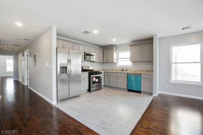 70 Tillinghast St - Photo 1