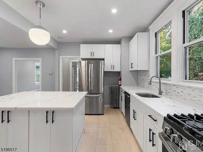 28 Oak Ln - Photo 1