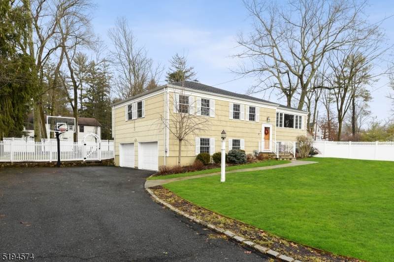 4 Garden St - Photo 1