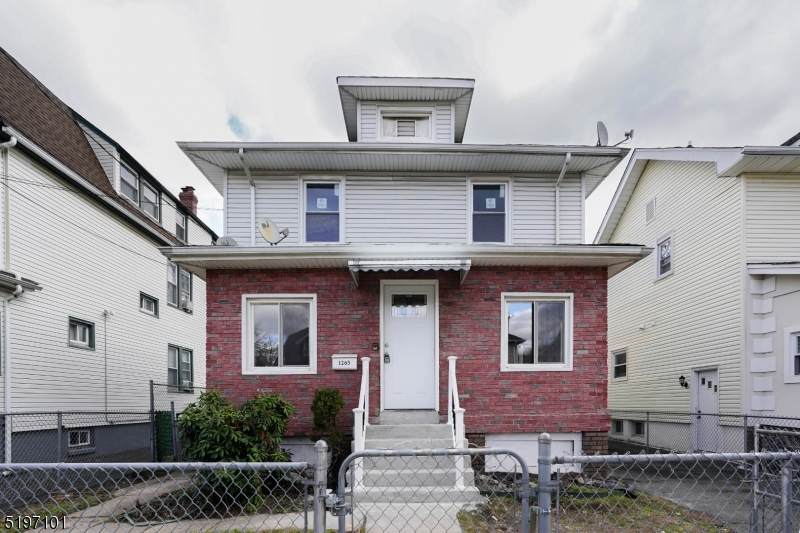 1265 Miriam Pl - Photo 1