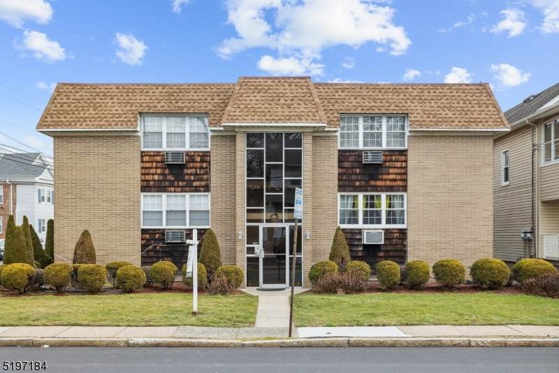 24 Union Ave - Photo 1