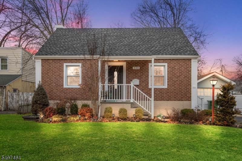 348 W 4Th Ave - Photo 1