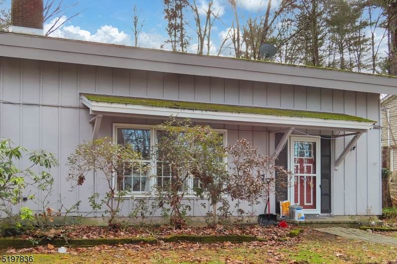 123 Hemlock - Photo 1