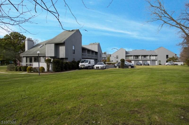 207 Linda Ln - Photo 1