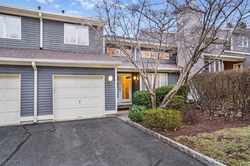 2 Inverrary Pl - Photo 1