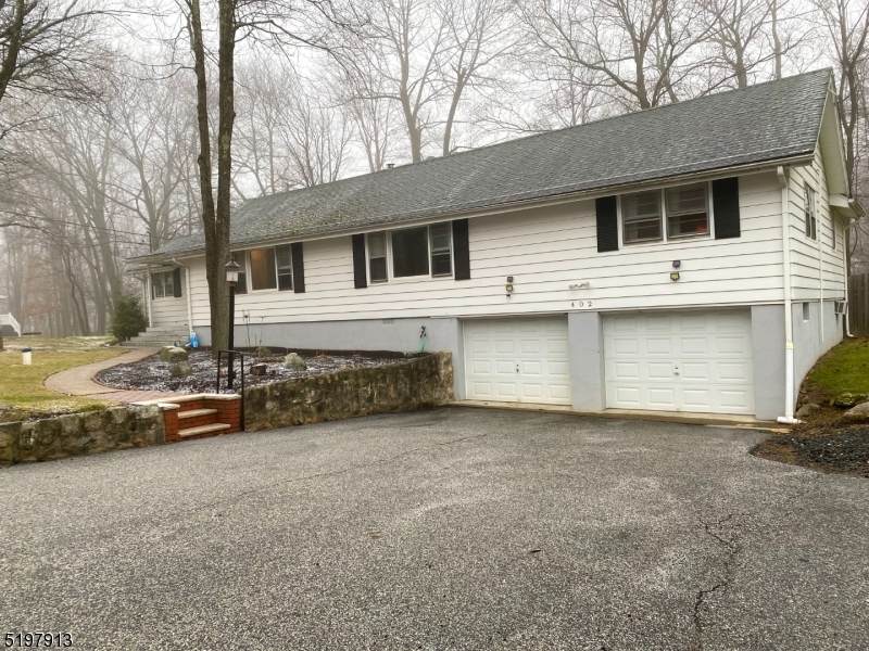 402 Ames Rd - Photo 1