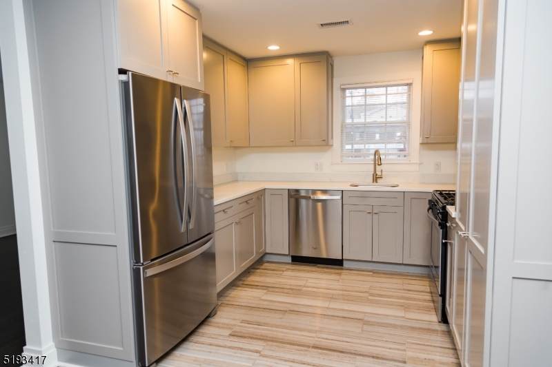 77 Jefferson Pl - Photo 1