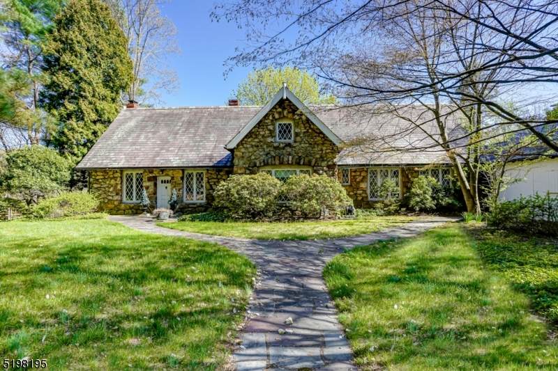 40 Peachcroft Dr - Photo 1