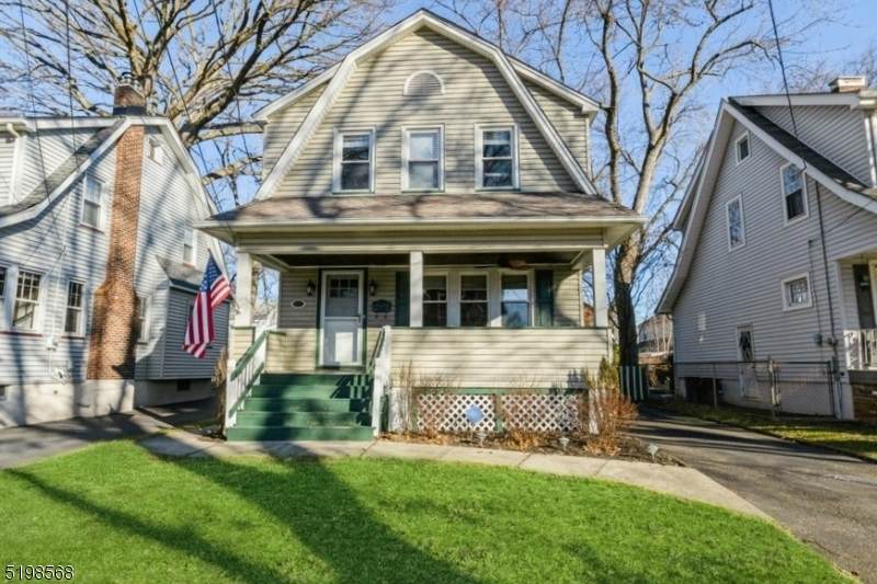 497 Sycamore St - Photo 1