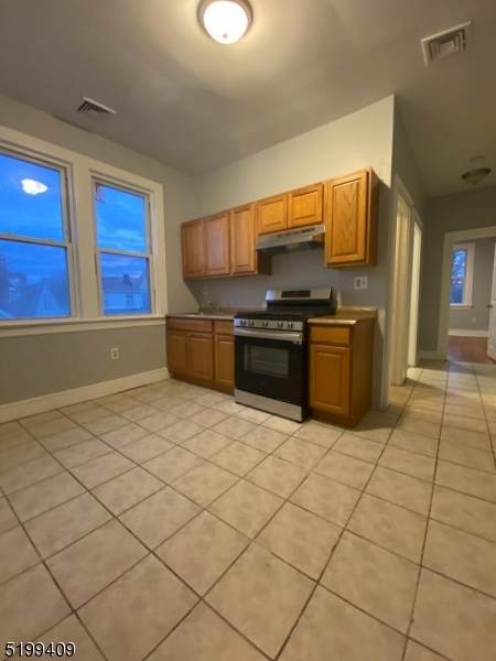 51 University Pl - Photo 1