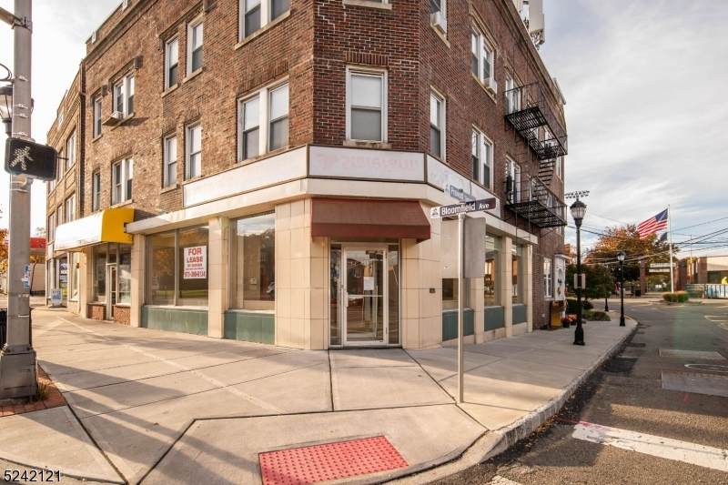266 Bloomfield Ave - Photo 1