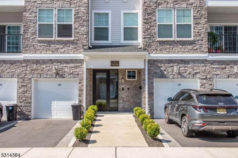 10 Veterans Way - Photo 1