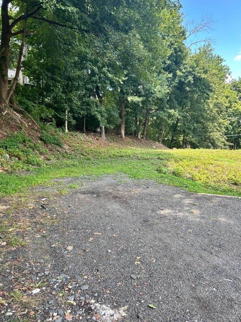 142 W Blackwell St - Photo 1