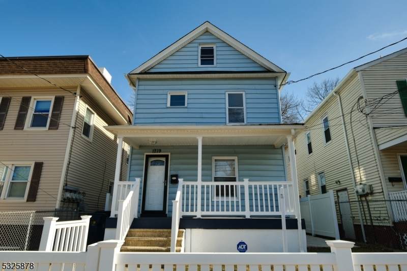 1219 W 3rd St - Photo 1