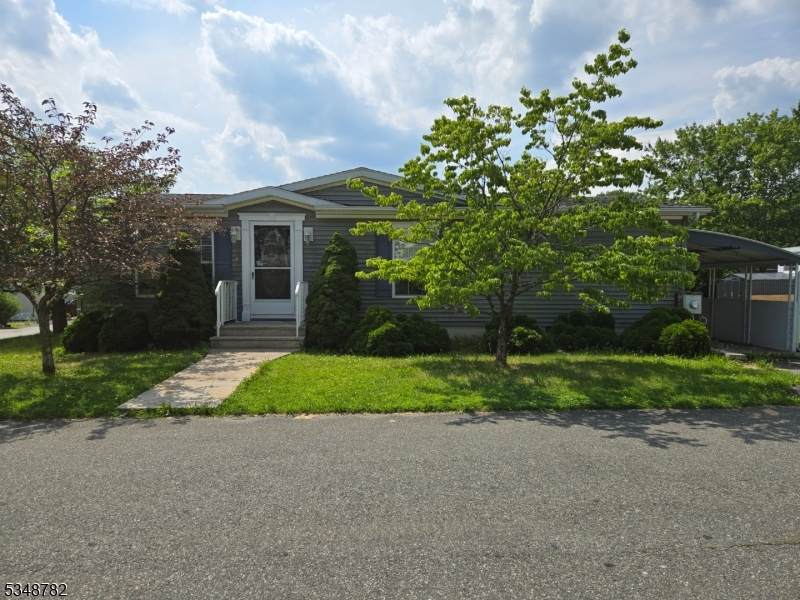 93 Mt. Pleasant Ave - Photo 1