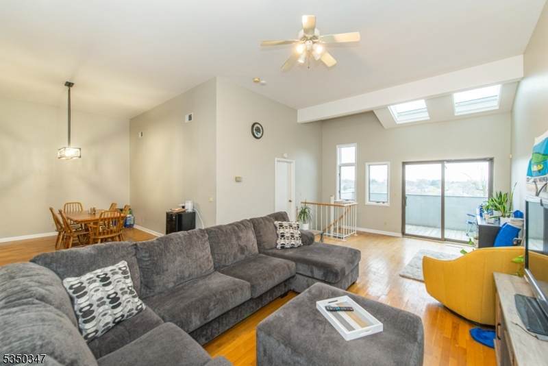79 Adams Terr - Photo 1