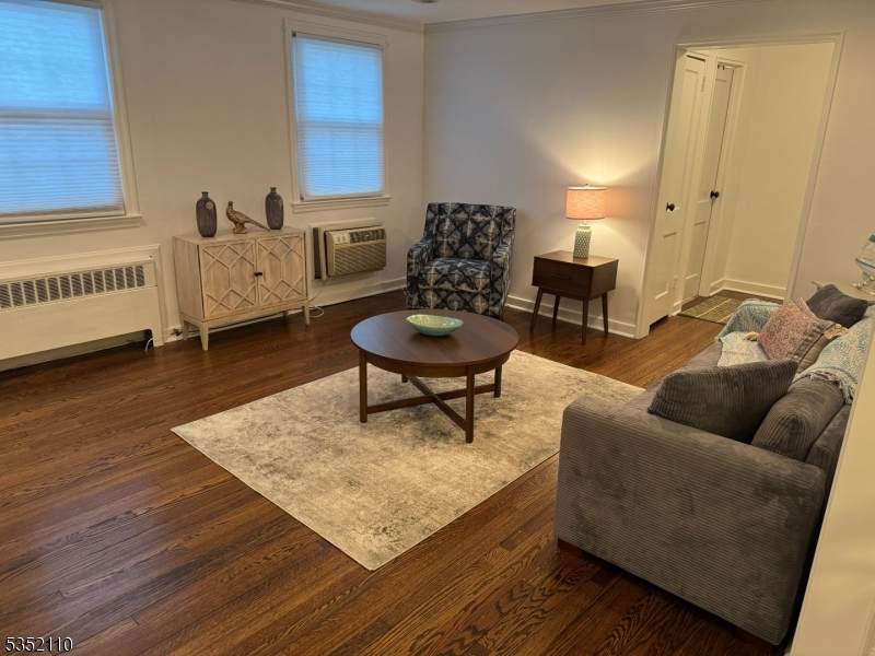 445 Morris Ave, 5-B - Photo 1