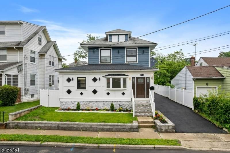 385 Stiles St - Photo 1