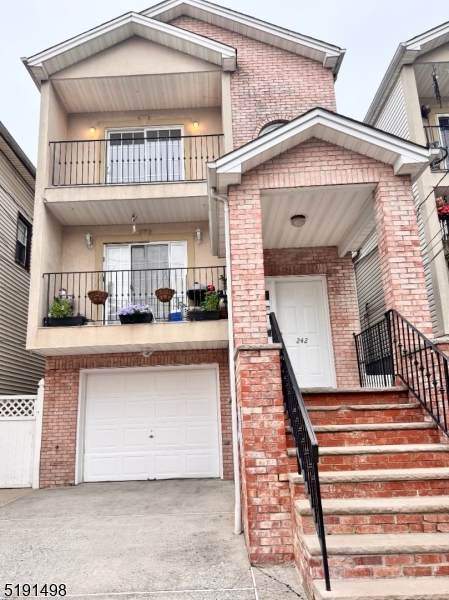 242 Clark Pl - Photo 1