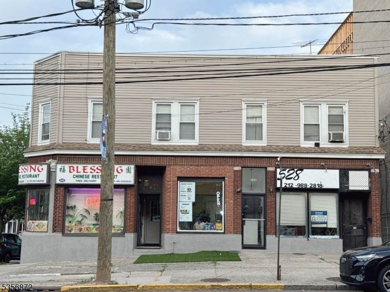 528 Union Avenue - Photo 1