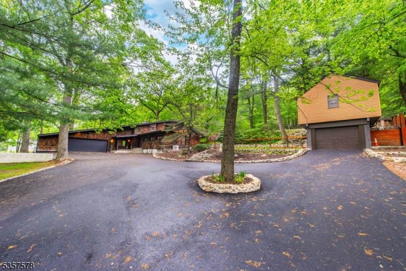 203 Stanhope Rd - Photo 1