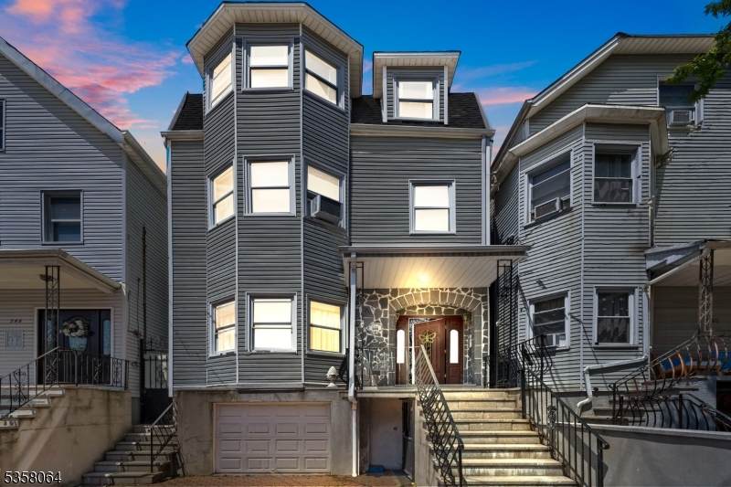 300 N 7Th St - Photo 1