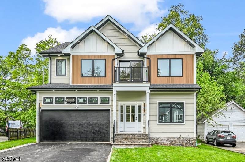 7 Royal Ave - Photo 1