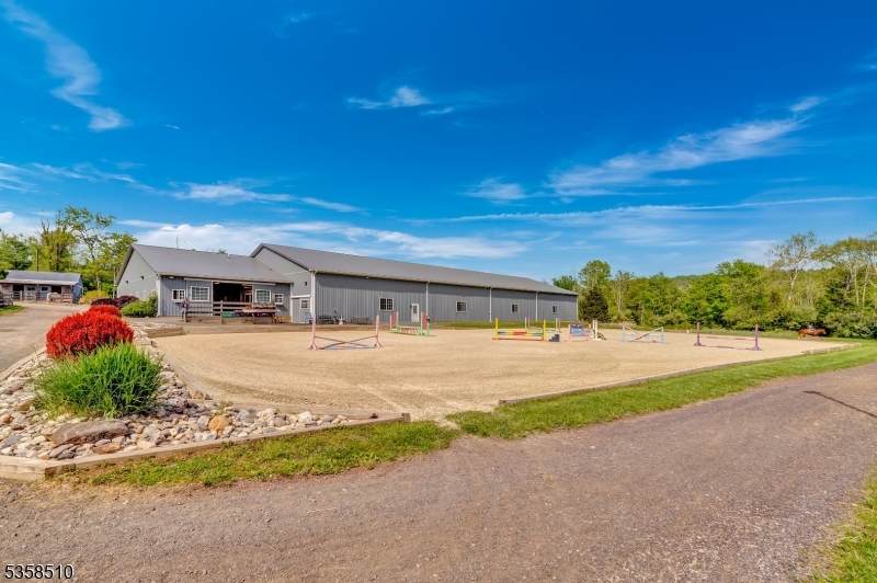 688 Woodglen Rd - Photo 1