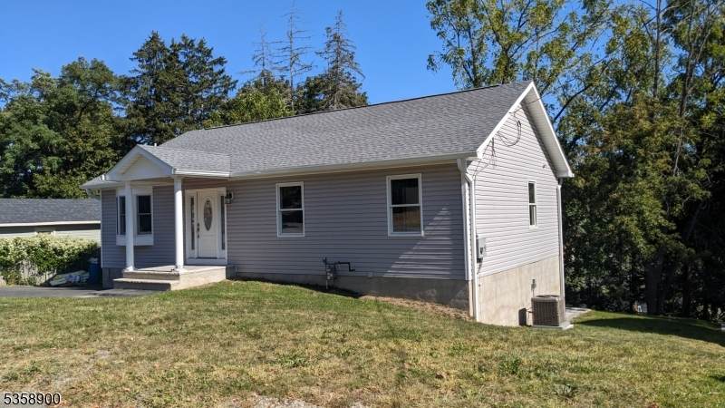 42 Harrison St - Photo 1