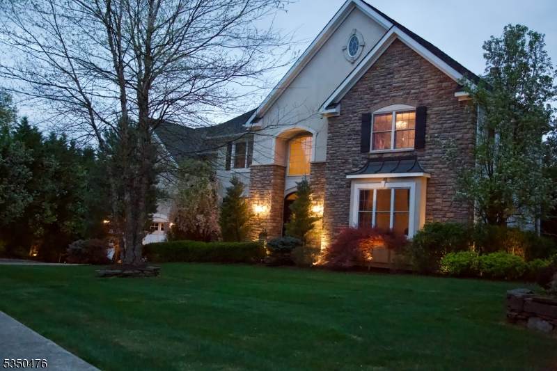 5 Young Ct - Photo 1