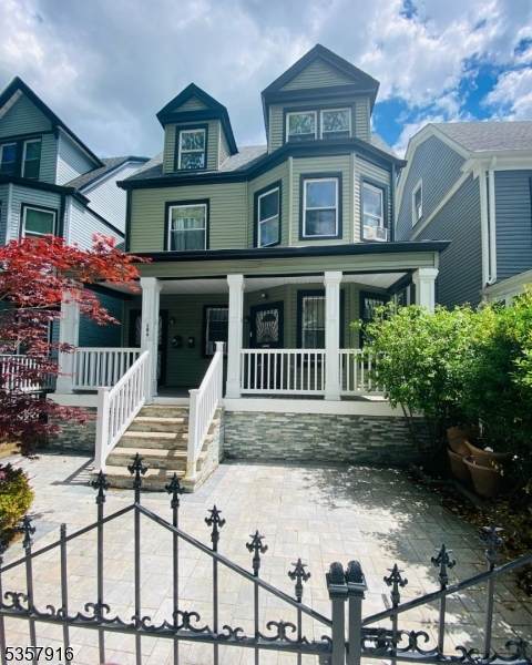 152 Greenwood Ave - Photo 1