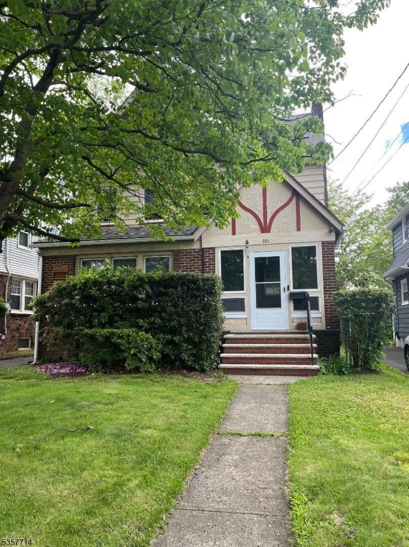 201 W Passaic Ave - Photo 1