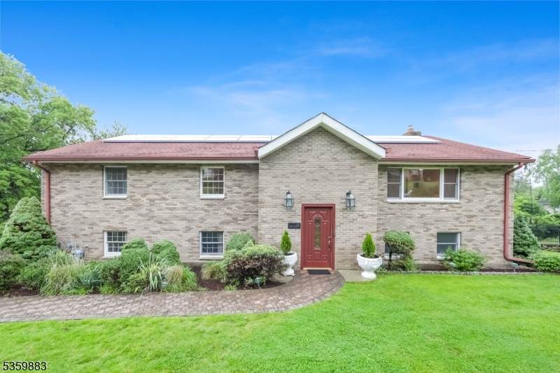 47 Venna Ave - Photo 1