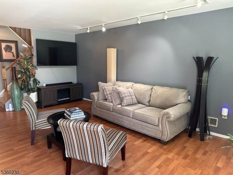 8 Bristol Dr - Photo 1