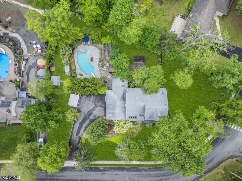 1056 Buxton Rd - Photo 1