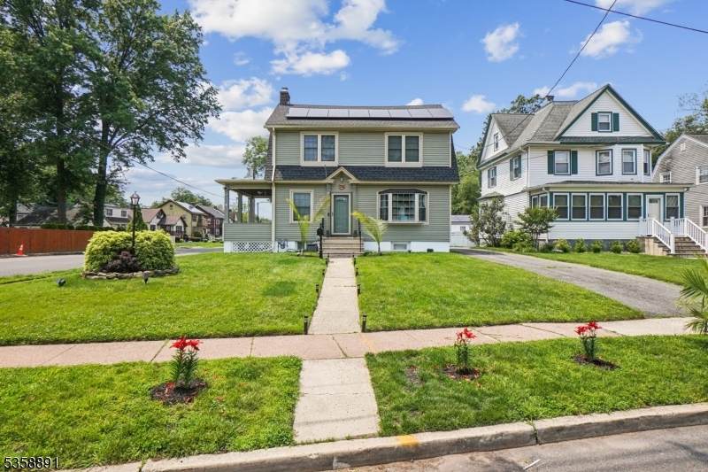 724 Central St - Photo 1
