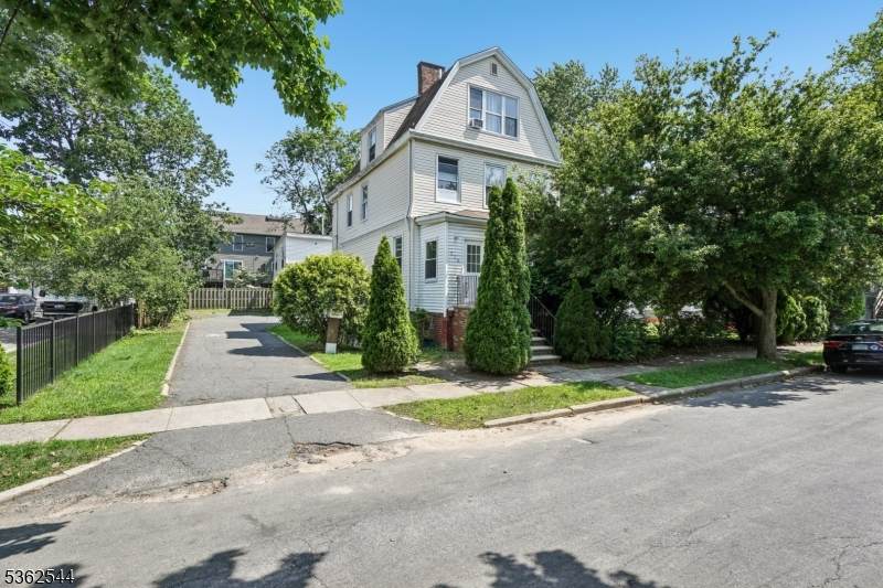 226 Waverly Pl - Photo 1