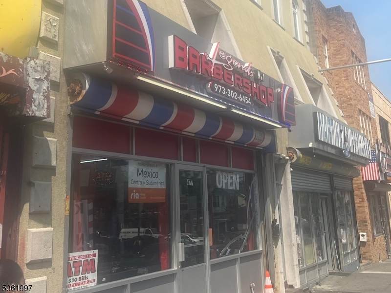 475 Clinton Ave - Photo 1